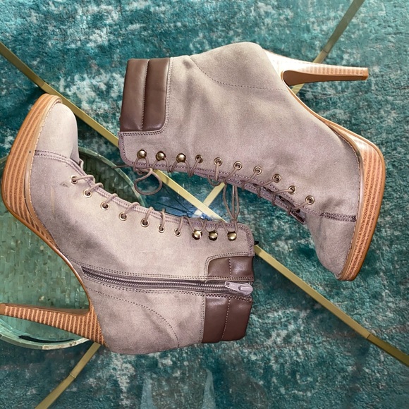 Shoes - Booties HEELS